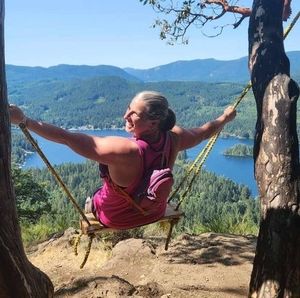 Meet your Posher, Laurel